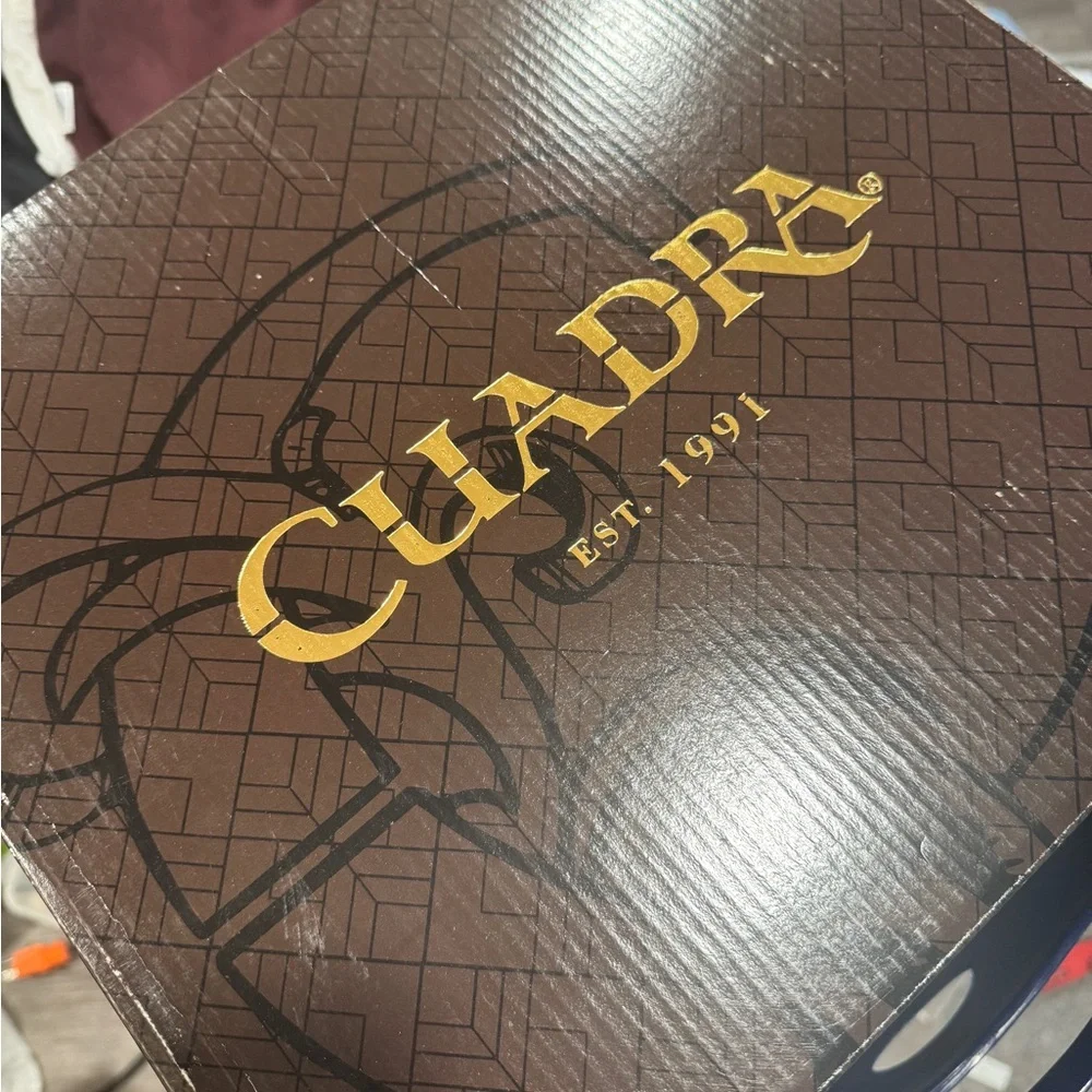 Cuadra new box